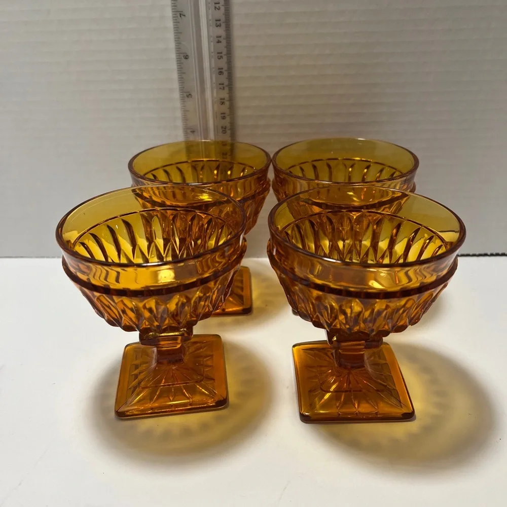 Vintage Indiana Glass‎ Amber Diamond Point Mt Vernon glasses/desert